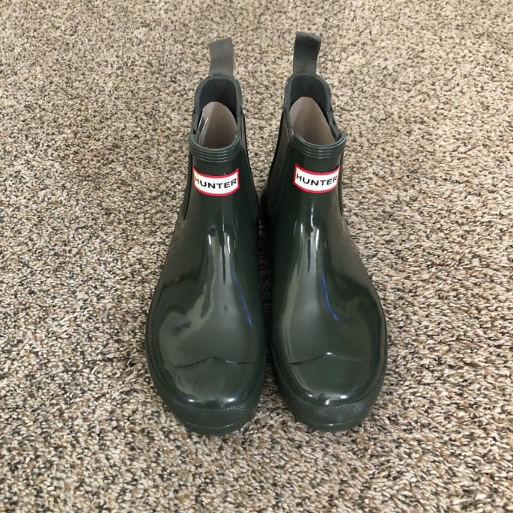 Hunter Short Rain Boots High Gloss in Dark Olive